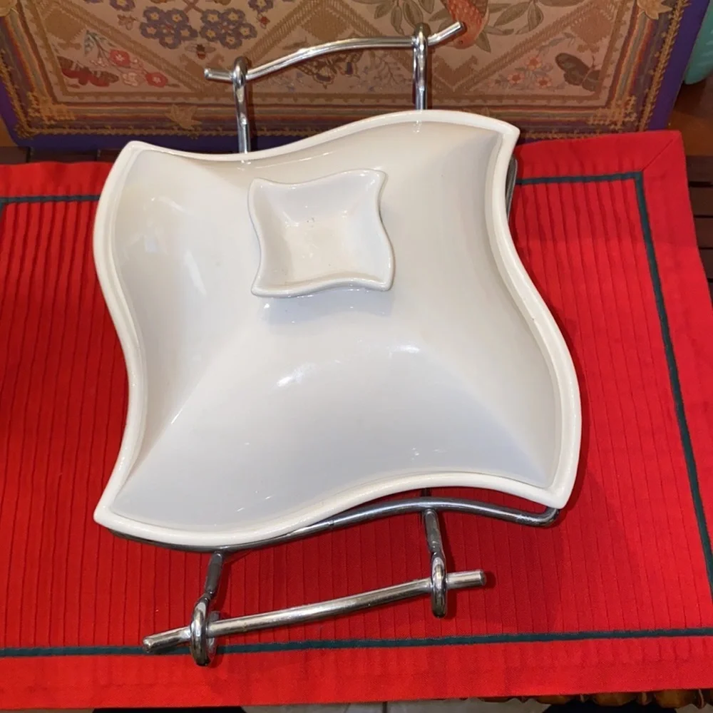 Godinger Silver Art 1 quart porcelain baker with warmer stand and lid